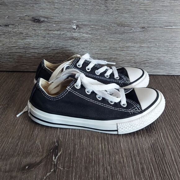 Converse Chuck Taylor All Star Low Top Sneaker Little Kid Size 12 - Picture 1 of 9